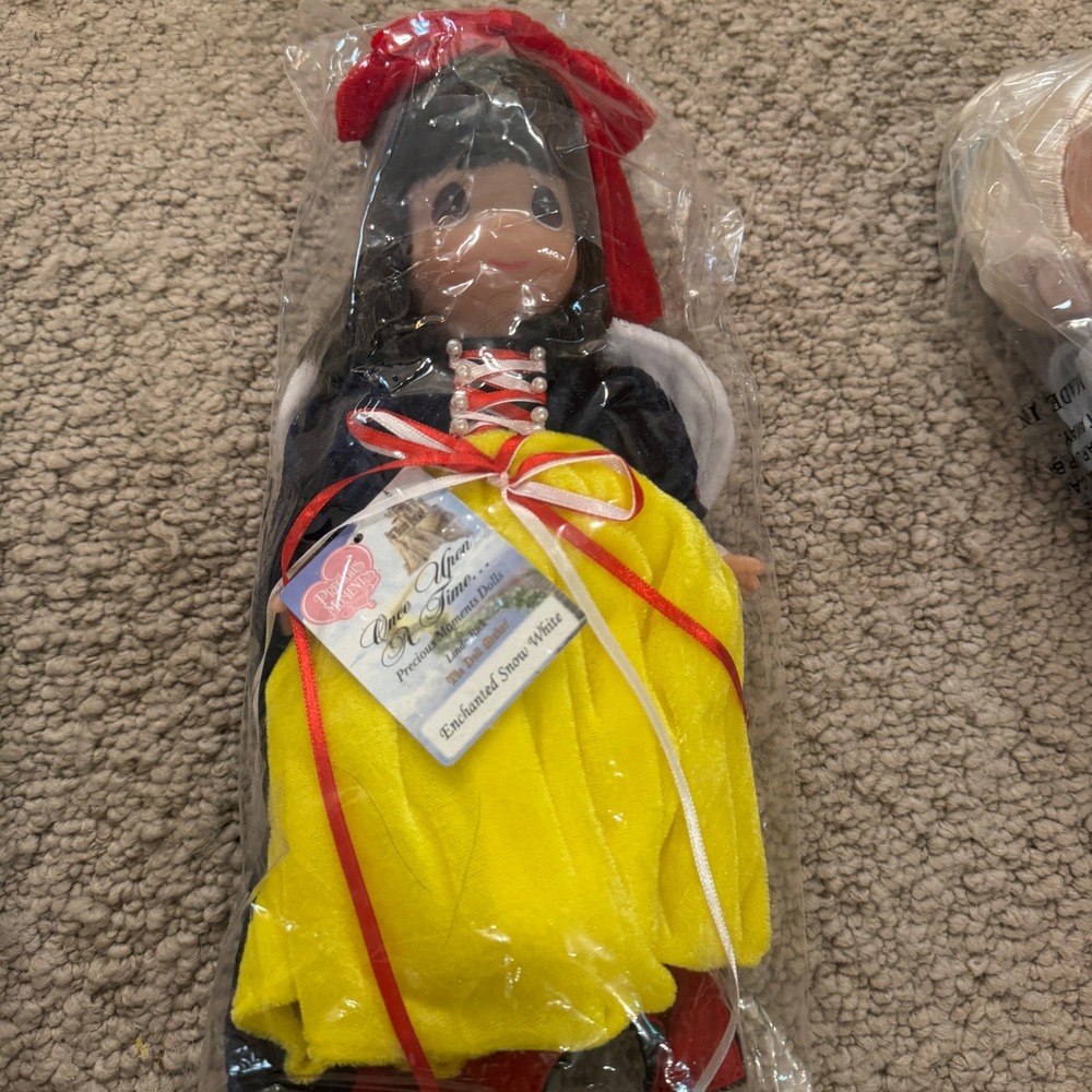 Precious Moments Enchanted Snow White Doll Once Upon A Time Linda Rick NWT